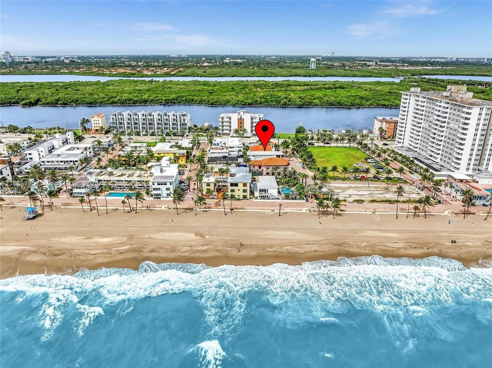 Active With Contract: $2,350,000 (5 beds, 4 baths, 2504 Square Feet)