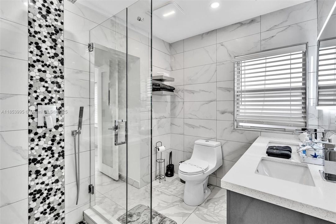 Active With Contract: $2,350,000 (5 beds, 4 baths, 2504 Square Feet)