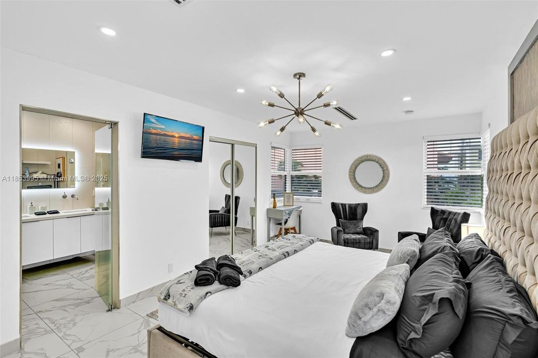 Active With Contract: $2,350,000 (5 beds, 4 baths, 2504 Square Feet)