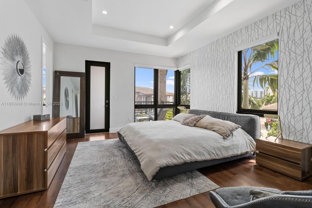 Recently Rented: $6,500 (4 beds, 4 baths, 2631 Square Feet)