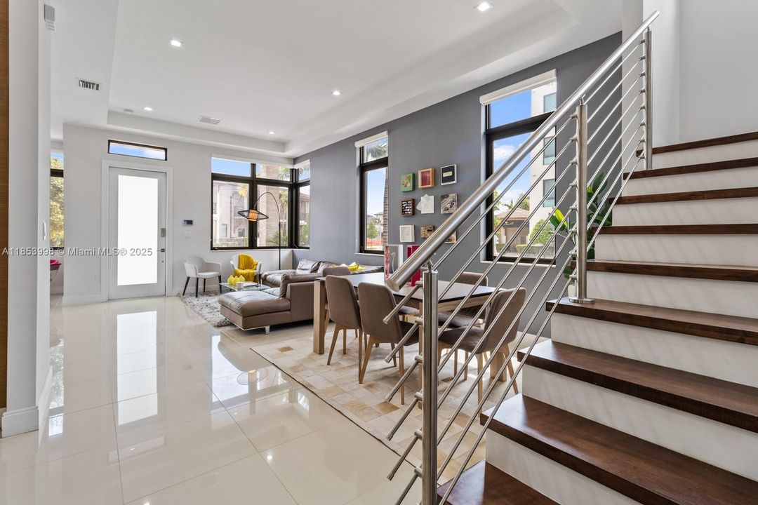 Recently Rented: $6,500 (4 beds, 4 baths, 2631 Square Feet)