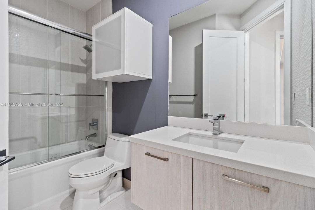 Recently Rented: $6,500 (4 beds, 4 baths, 2631 Square Feet)