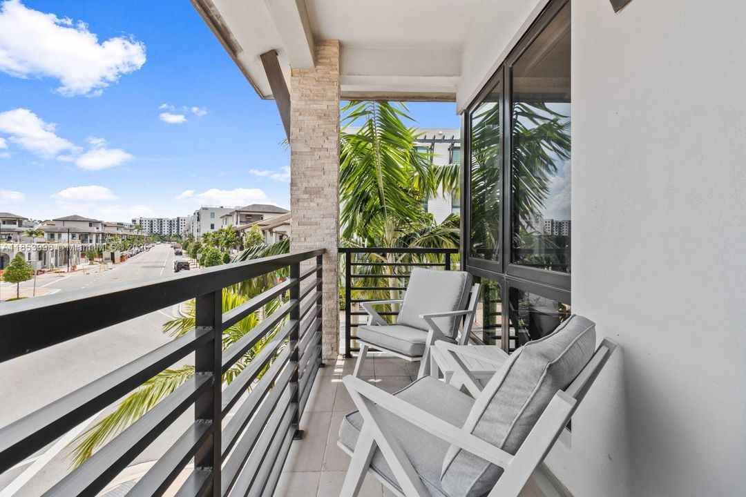 Recently Rented: $6,500 (4 beds, 4 baths, 2631 Square Feet)