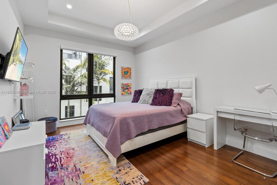 Recently Rented: $6,500 (4 beds, 4 baths, 2631 Square Feet)