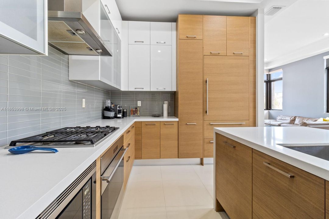 Recently Rented: $6,500 (4 beds, 4 baths, 2631 Square Feet)