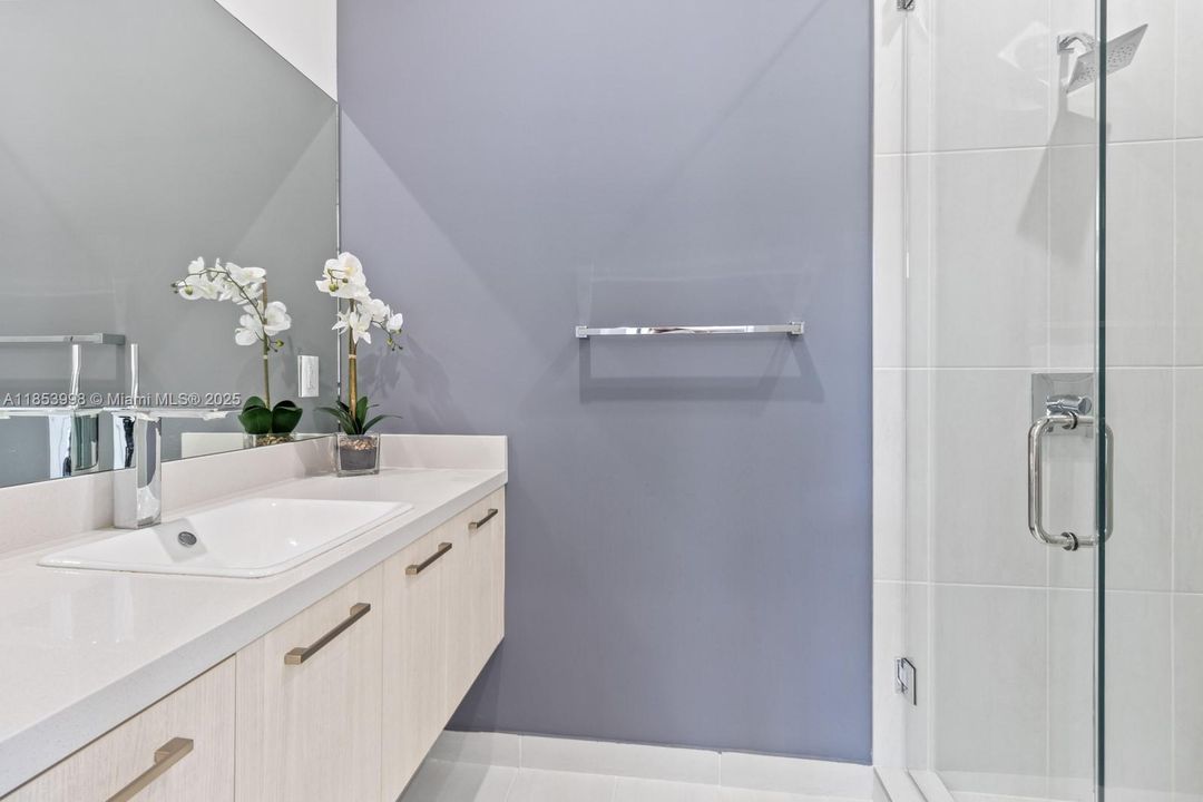 Recently Rented: $6,500 (4 beds, 4 baths, 2631 Square Feet)