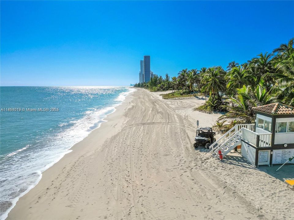 For Rent: $35,000 (6 beds, 5 baths, 4869 Square Feet)