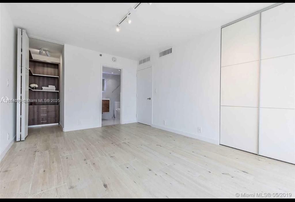 For Sale: $599,000 (2 beds, 2 baths, 1061 Square Feet)