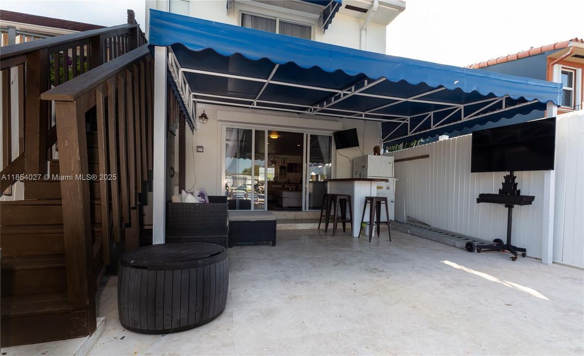 For Sale: $829,000 (2 beds, 2 baths, 1444 Square Feet)