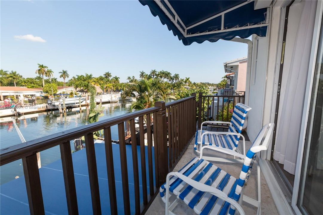 For Sale: $829,000 (2 beds, 2 baths, 1444 Square Feet)