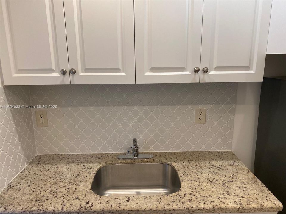 Active With Contract: $170,000 (0 beds, 1 baths, 399 Square Feet)