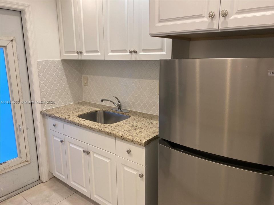 Active With Contract: $170,000 (0 beds, 1 baths, 399 Square Feet)