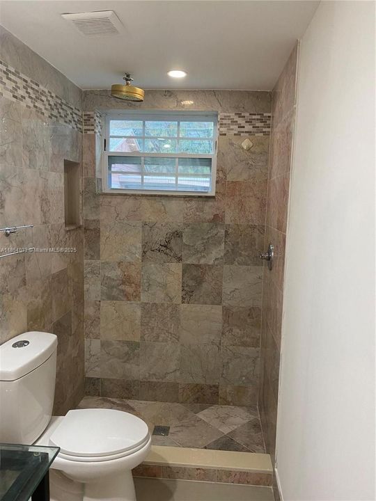 Active With Contract: $170,000 (0 beds, 1 baths, 399 Square Feet)