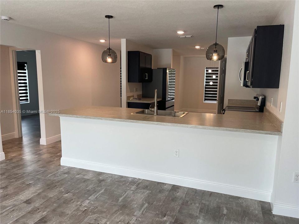 Recently Rented: $2,980 (3 beds, 2 baths, 1552 Square Feet)