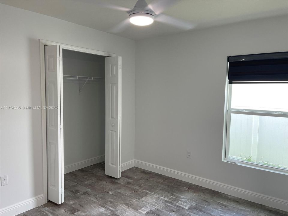 Recently Rented: $2,980 (3 beds, 2 baths, 1552 Square Feet)