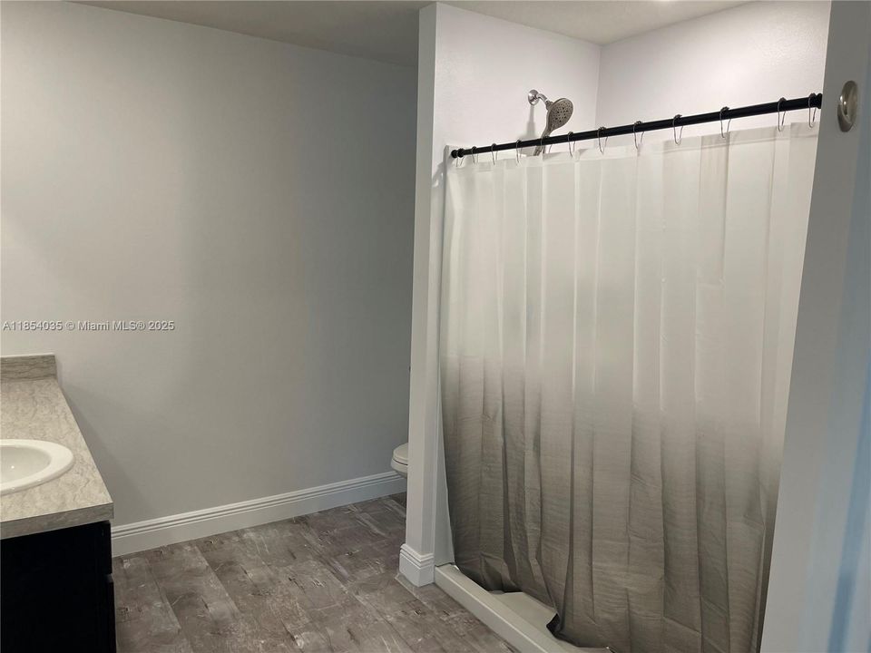 Recently Rented: $2,980 (3 beds, 2 baths, 1552 Square Feet)