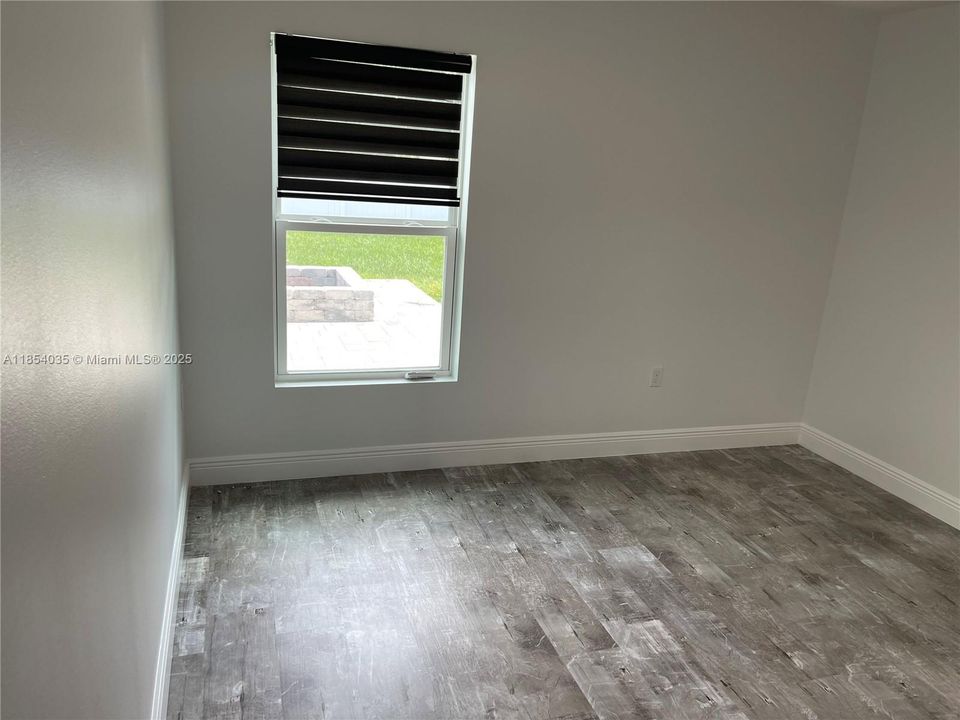 Recently Rented: $2,980 (3 beds, 2 baths, 1552 Square Feet)