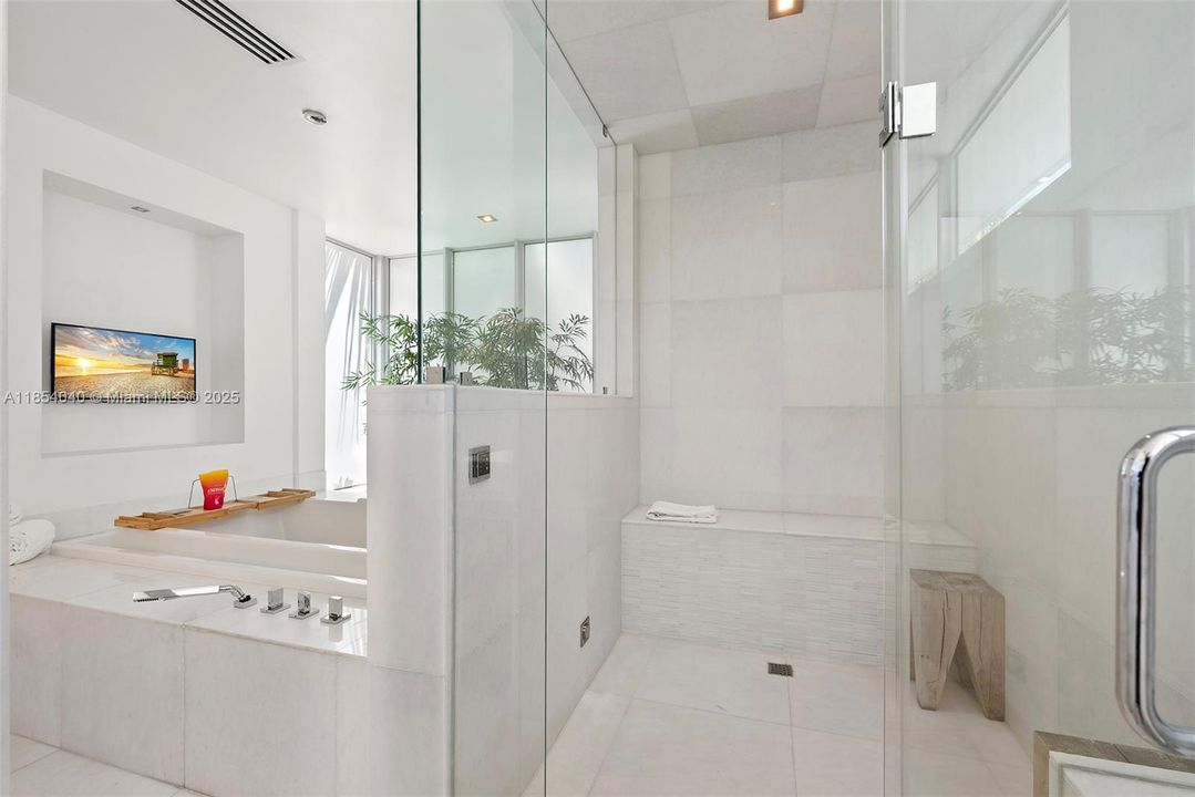 待售: $9,475,000 (7 贝兹, 6 浴室, 7674 平方英尺)