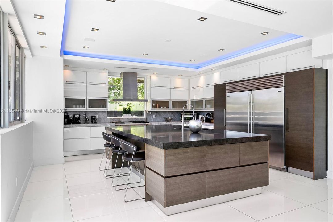 待售: $9,475,000 (7 贝兹, 6 浴室, 7674 平方英尺)