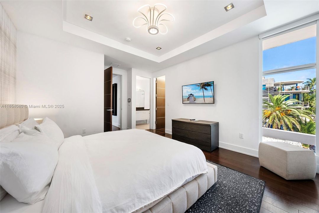 待售: $9,475,000 (7 贝兹, 6 浴室, 7674 平方英尺)