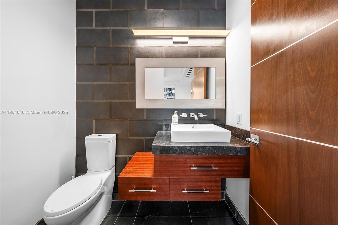 待售: $9,475,000 (7 贝兹, 6 浴室, 7674 平方英尺)