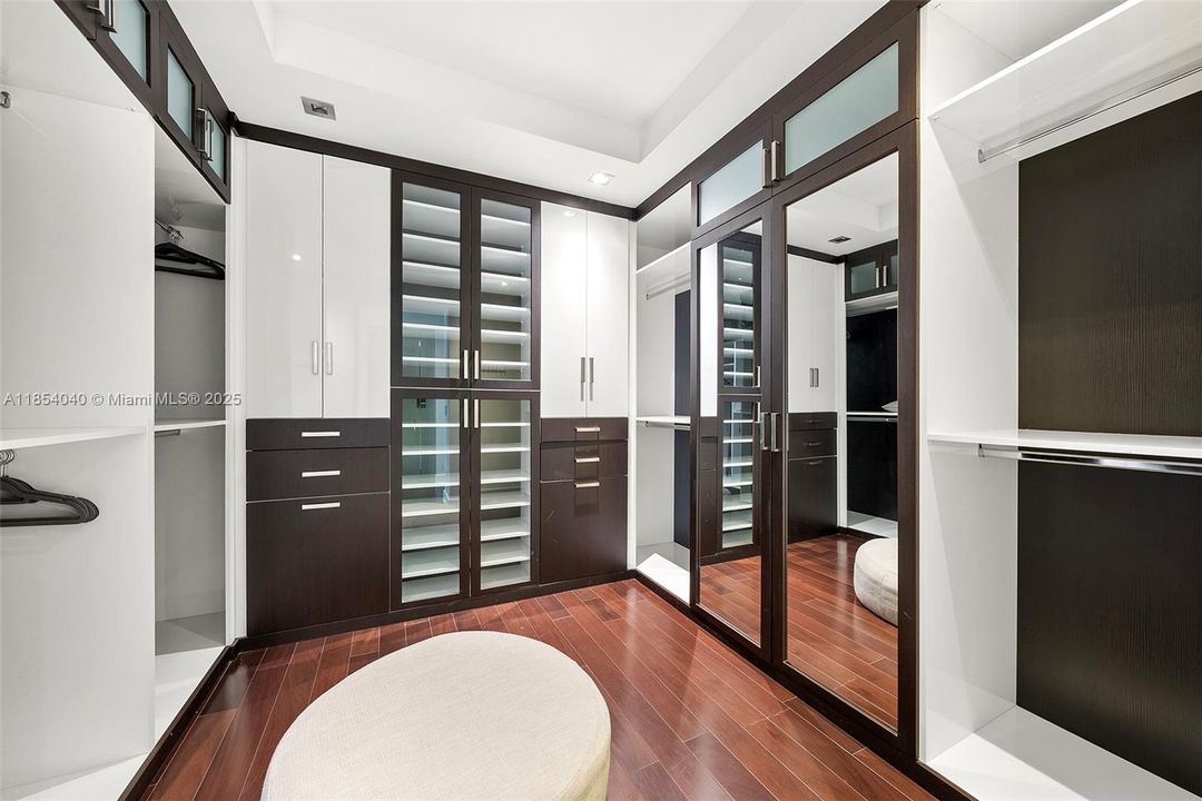 待售: $9,475,000 (7 贝兹, 6 浴室, 7674 平方英尺)