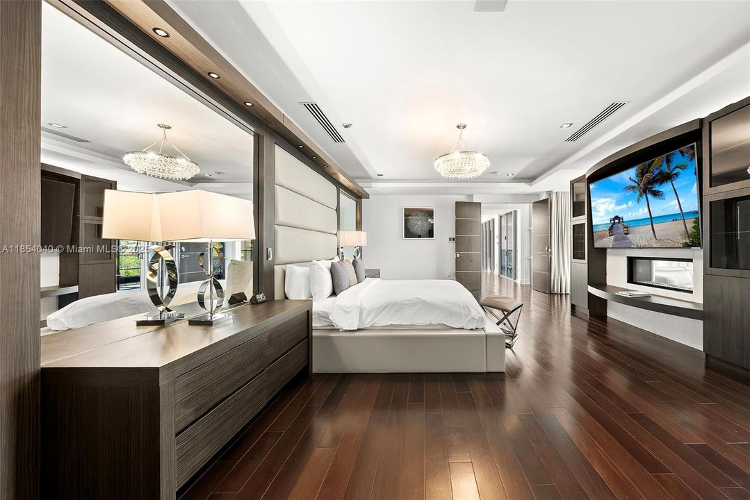 待售: $9,475,000 (7 贝兹, 6 浴室, 7674 平方英尺)