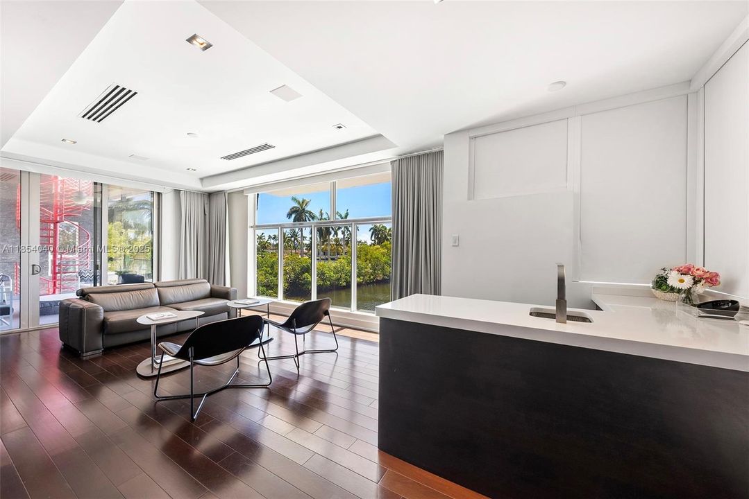 待售: $9,475,000 (7 贝兹, 6 浴室, 7674 平方英尺)