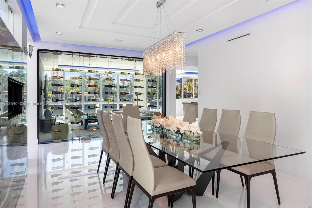 待售: $9,475,000 (7 贝兹, 6 浴室, 7674 平方英尺)