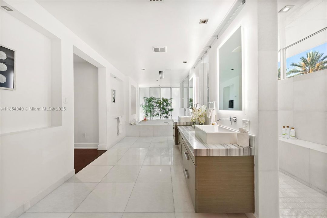 待售: $9,475,000 (7 贝兹, 6 浴室, 7674 平方英尺)