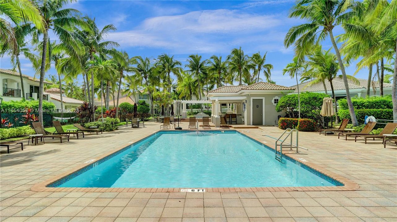 最近售出: $1,595,000 (4 贝兹, 4 浴室, 3342 平方英尺)