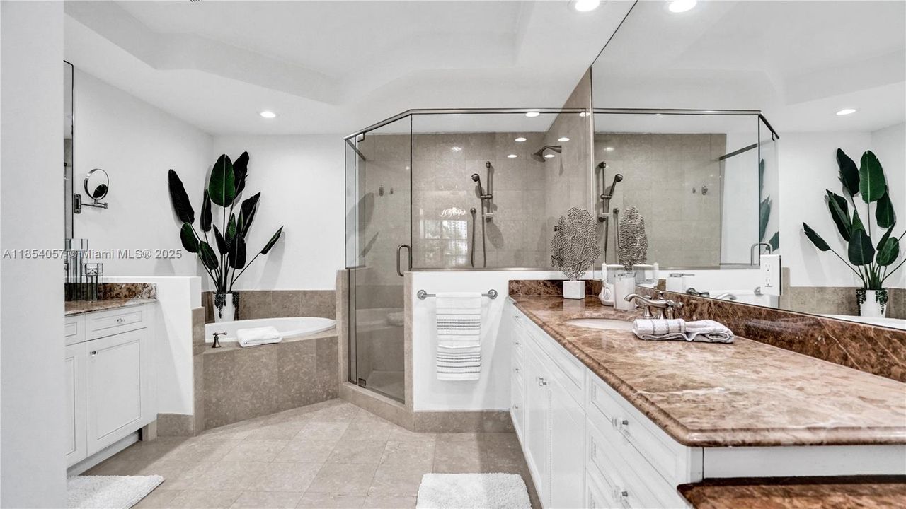 最近售出: $1,595,000 (4 贝兹, 4 浴室, 3342 平方英尺)