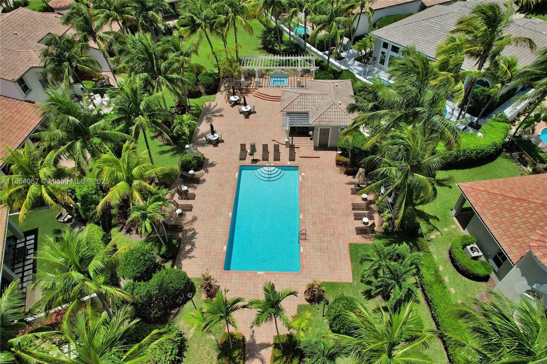 最近售出: $1,595,000 (4 贝兹, 4 浴室, 3342 平方英尺)