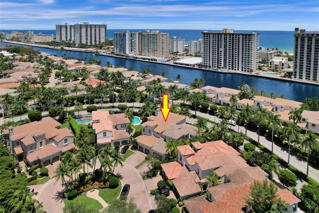 最近售出: $1,595,000 (4 贝兹, 4 浴室, 3342 平方英尺)