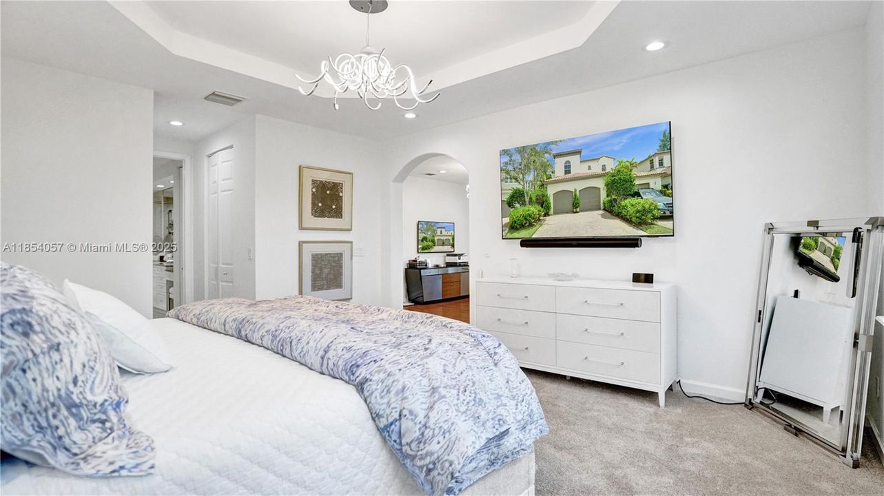 最近售出: $1,595,000 (4 贝兹, 4 浴室, 3342 平方英尺)