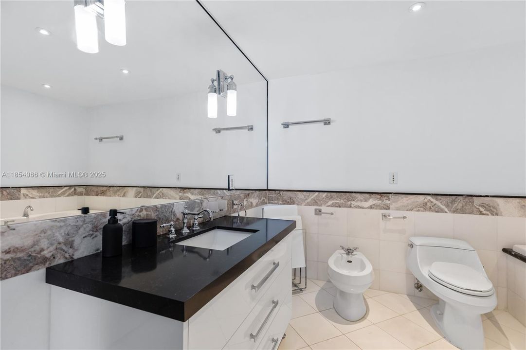 Недавно продано: $775,000 (1 спален, 1 ванн, 778 Квадратных фут)