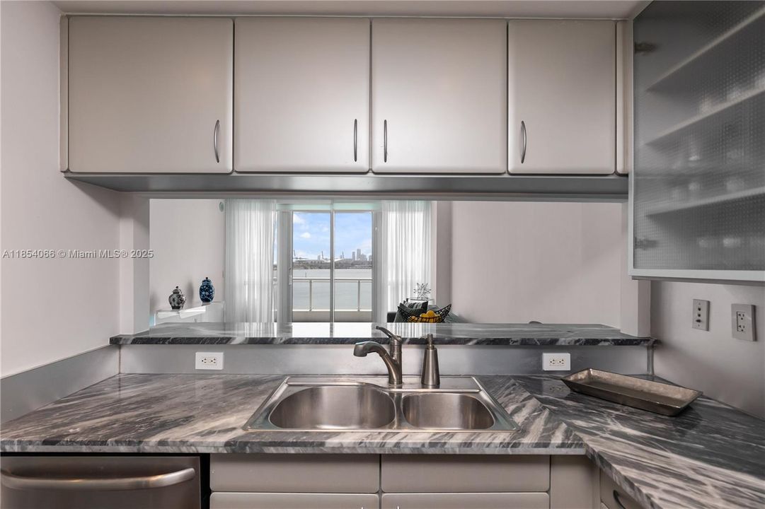 Недавно продано: $775,000 (1 спален, 1 ванн, 778 Квадратных фут)