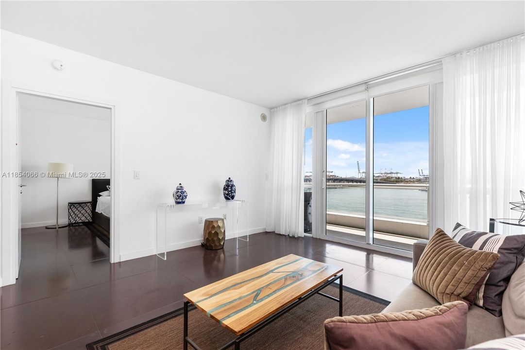 Недавно продано: $775,000 (1 спален, 1 ванн, 778 Квадратных фут)