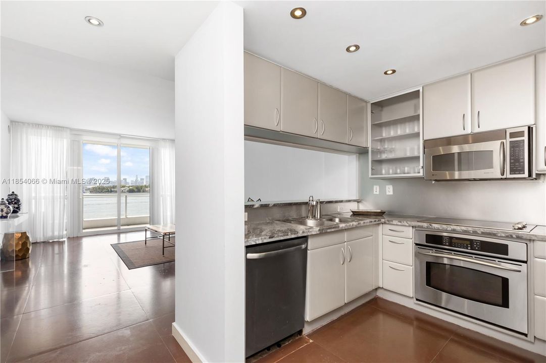 Недавно продано: $775,000 (1 спален, 1 ванн, 778 Квадратных фут)