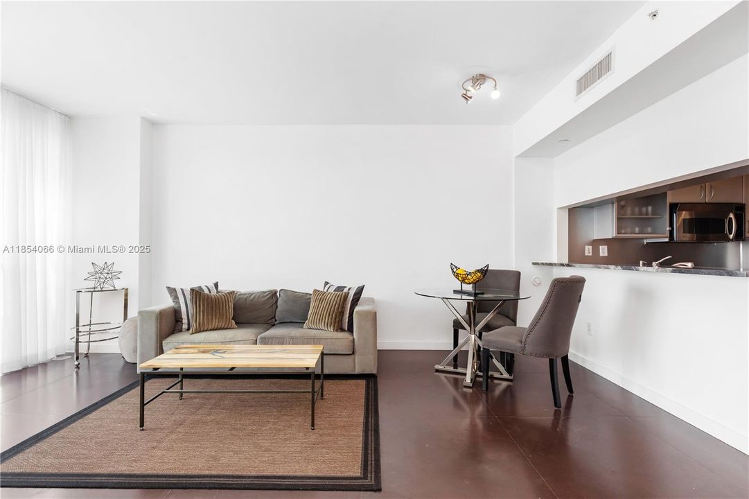 Недавно продано: $775,000 (1 спален, 1 ванн, 778 Квадратных фут)