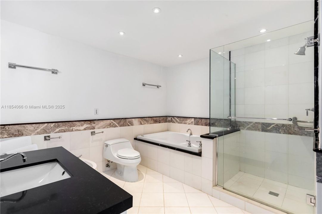 Недавно продано: $775,000 (1 спален, 1 ванн, 778 Квадратных фут)