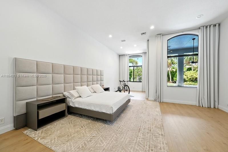 Recientemente alquilado: $13,000 (5 camas, 4 baños, 4186 Pies cuadrados)