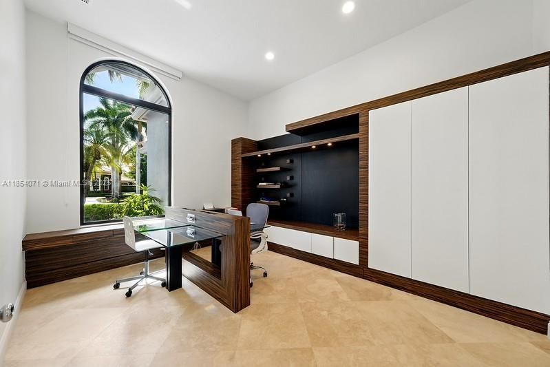 Recientemente alquilado: $13,000 (5 camas, 4 baños, 4186 Pies cuadrados)