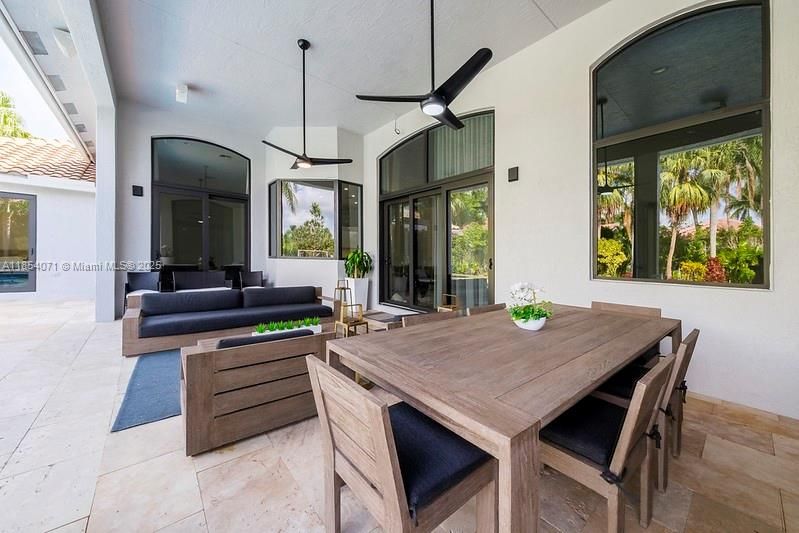 Recientemente alquilado: $13,000 (5 camas, 4 baños, 4186 Pies cuadrados)