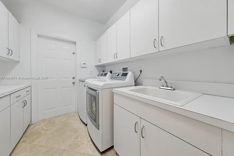 Recientemente alquilado: $13,000 (5 camas, 4 baños, 4186 Pies cuadrados)