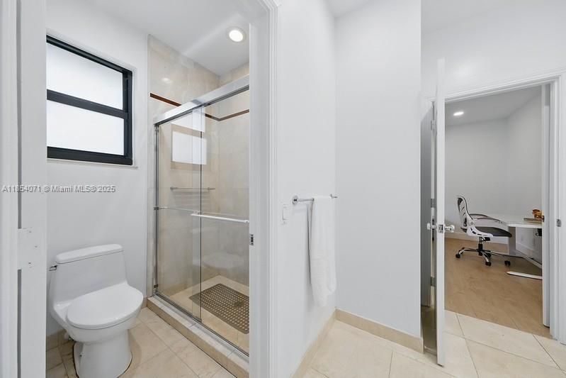 Recientemente alquilado: $13,000 (5 camas, 4 baños, 4186 Pies cuadrados)