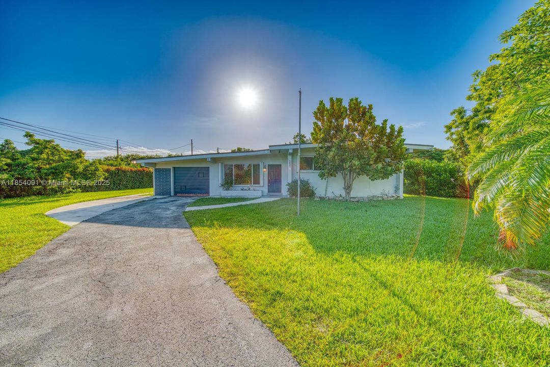 Недавно продано: $560,000 (3 спален, 2 ванн, 1066 Квадратных фут)