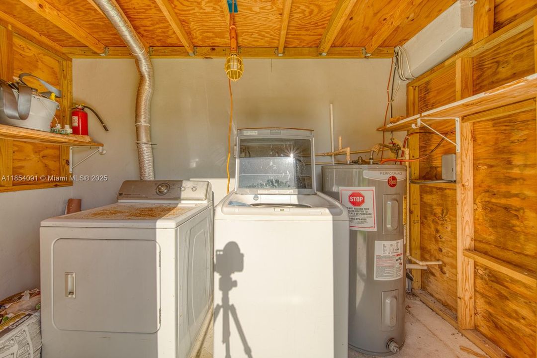 Недавно продано: $560,000 (3 спален, 2 ванн, 1066 Квадратных фут)