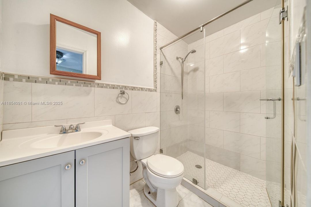 Недавно продано: $560,000 (3 спален, 2 ванн, 1066 Квадратных фут)