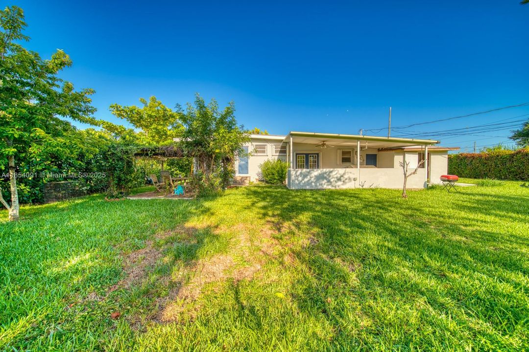 Недавно продано: $560,000 (3 спален, 2 ванн, 1066 Квадратных фут)